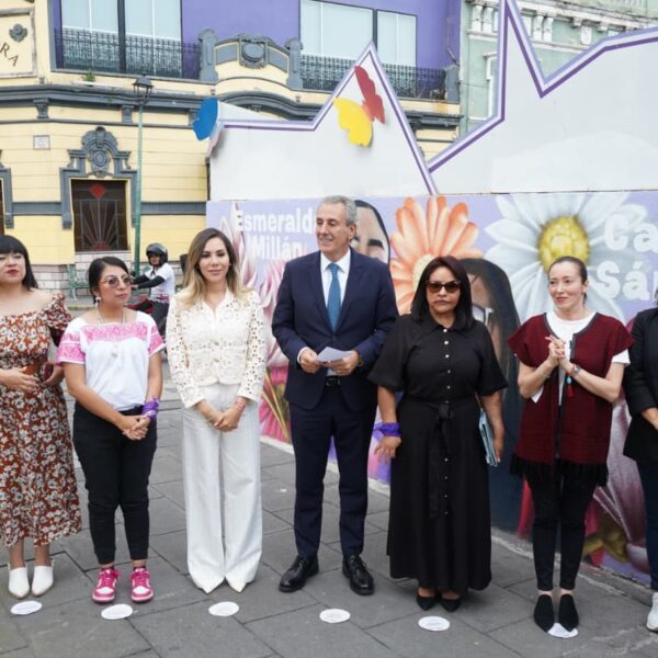 Puebla inaugura mural en honor a mujeres sobrevivientes de violencia ácida, como símbolo de memoria.