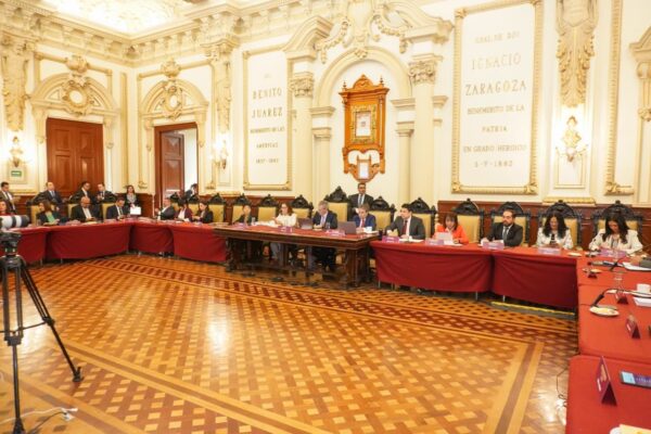 El Cabildo de Puebla aprobó medidas en movilidad, desarrollo urbano y justicia social.