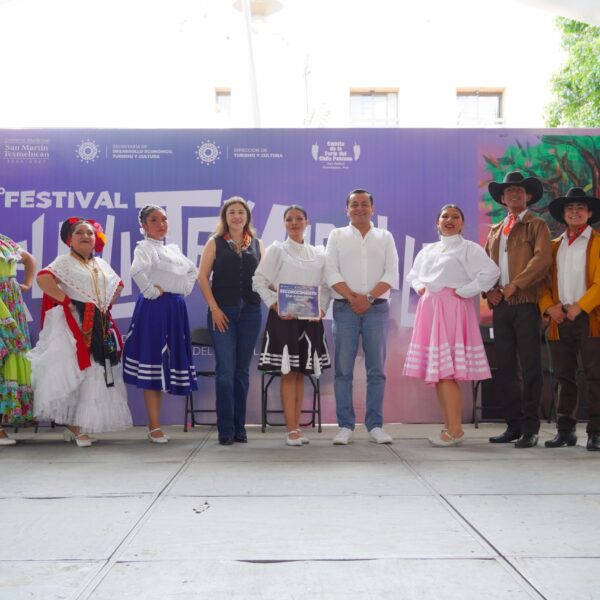 Familias disfrutan el Festival Calpulli Texmocalli en Texmelucan con arte, cultura y gastronomía.