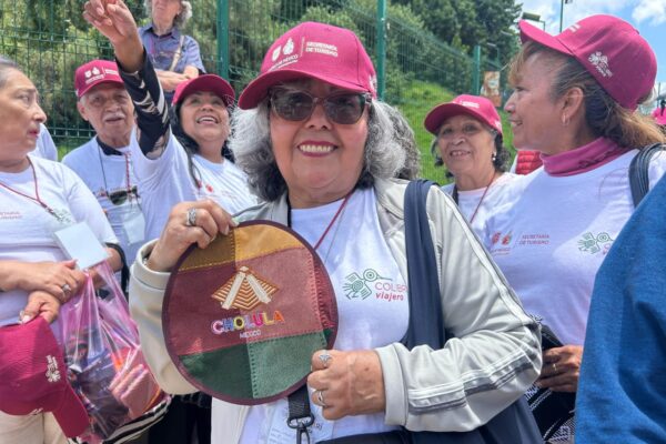 El Gobierno Municipal de San Pedro Cholula recibe a más de 40 visitantes adultos mayores integrantes del programa Colibrí de Plata.