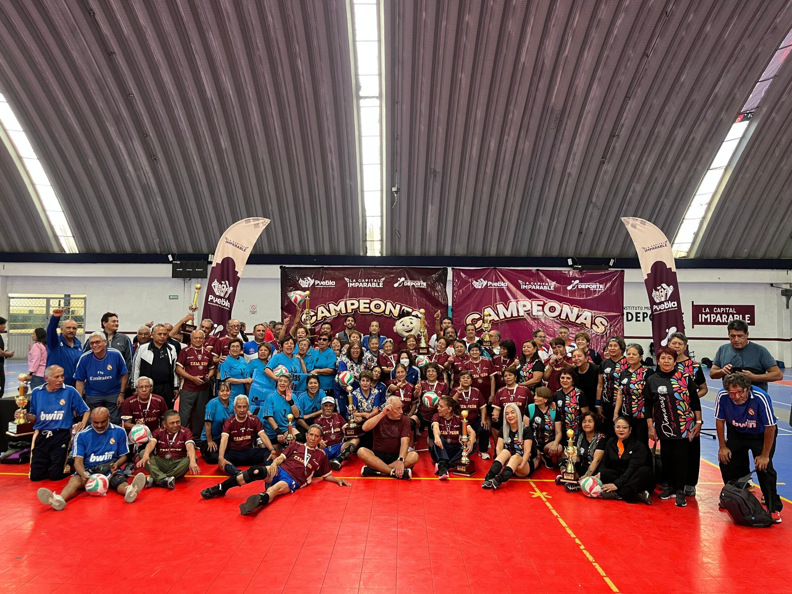 Concluye con éxito el Torneo de Barrios de Cachibol en Puebla