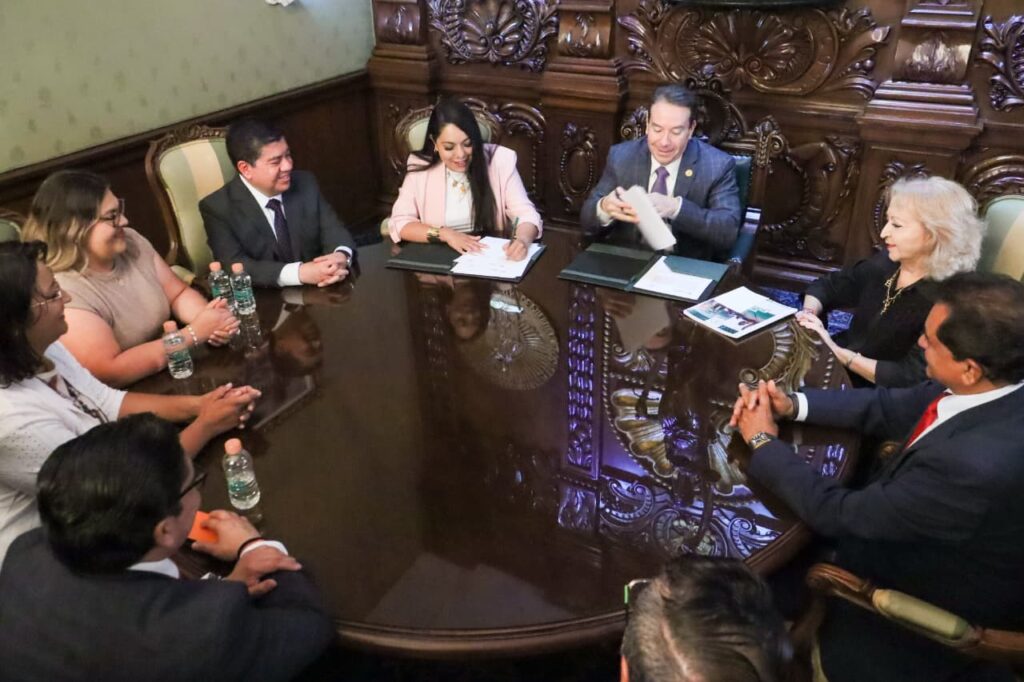 El Ayuntamiento de San Pedro Cholula firmó un convenio con la Escuela Libre de Derecho de Puebla