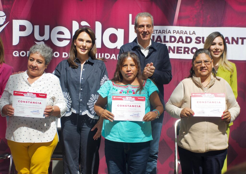 El Gobierno de la Ciudad reconoció a 25 emprendedoras poblanas