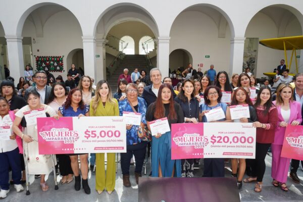 El Gobierno de la Ciudad reconoció a 25 emprendedoras poblanas