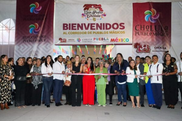 La 75ª Feria de San Pedro Cholula arrancó con gran éxito, atrayendo a más de 50 mil personas en su primer día. Con el nuevo Corredor de Pueblos Mágicos y un foro artístico encabezado por Matute, la celebración se perfila como uno de los eventos culturales y turísticos más importantes de Puebla este año.