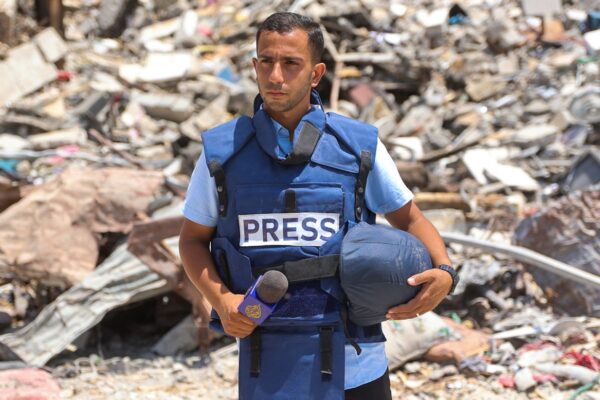 Cuatro periodistas de Al Jazeera murieron en un ataque israelí cerca del hospital Al Shifa, en Gaza. Israel acusó a uno de ellos de pertenecer a Hamás.