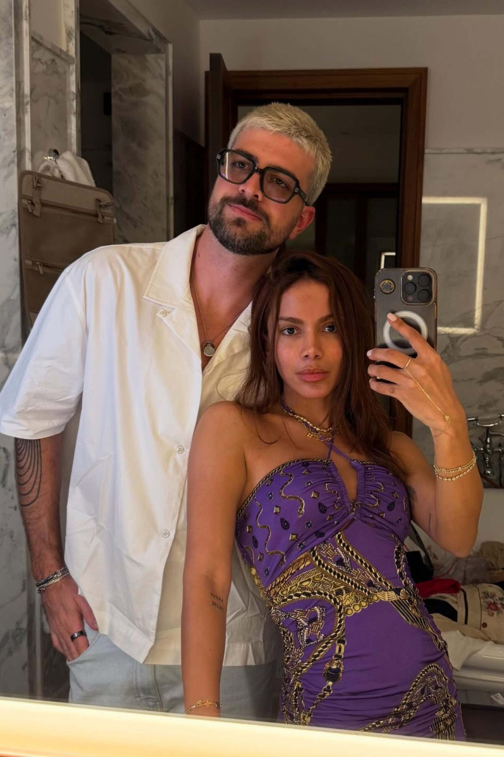 Una foto compartida por J Balvin encendió rumores sobre un posible compromiso entre Anitta e Ian Bortolanza.