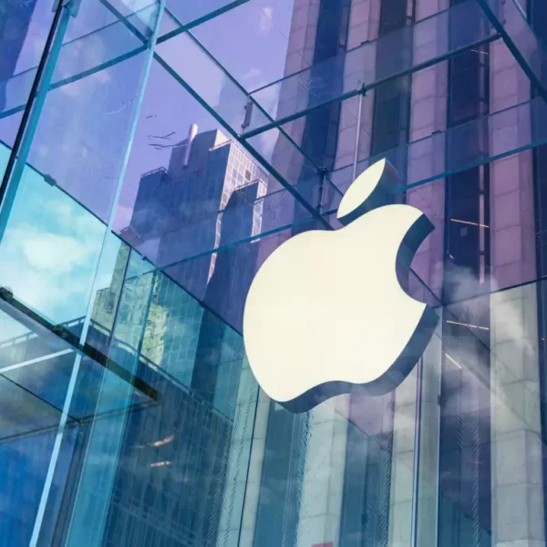 Apple cede ante la presión de Trump y destina 100 mil millones de dólares.