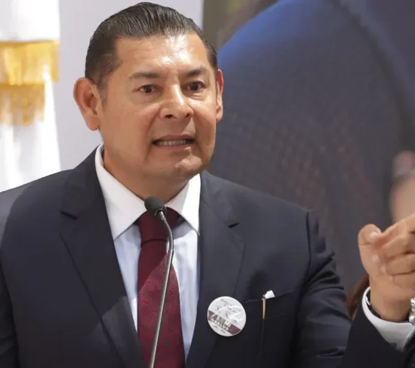 El gobernador Alejandro Armenta pidió a los alcaldes priorizar resultados y atención ciudadana.