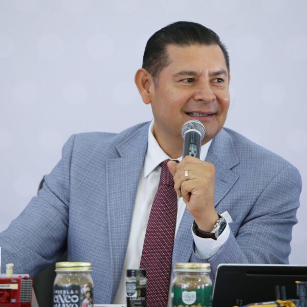 El gobierno estatal anuncia un ahorro multimillonario y detalla nuevos proyectos de infraestructura con enfoque comunitario. Foto: Gobierno Puebla
