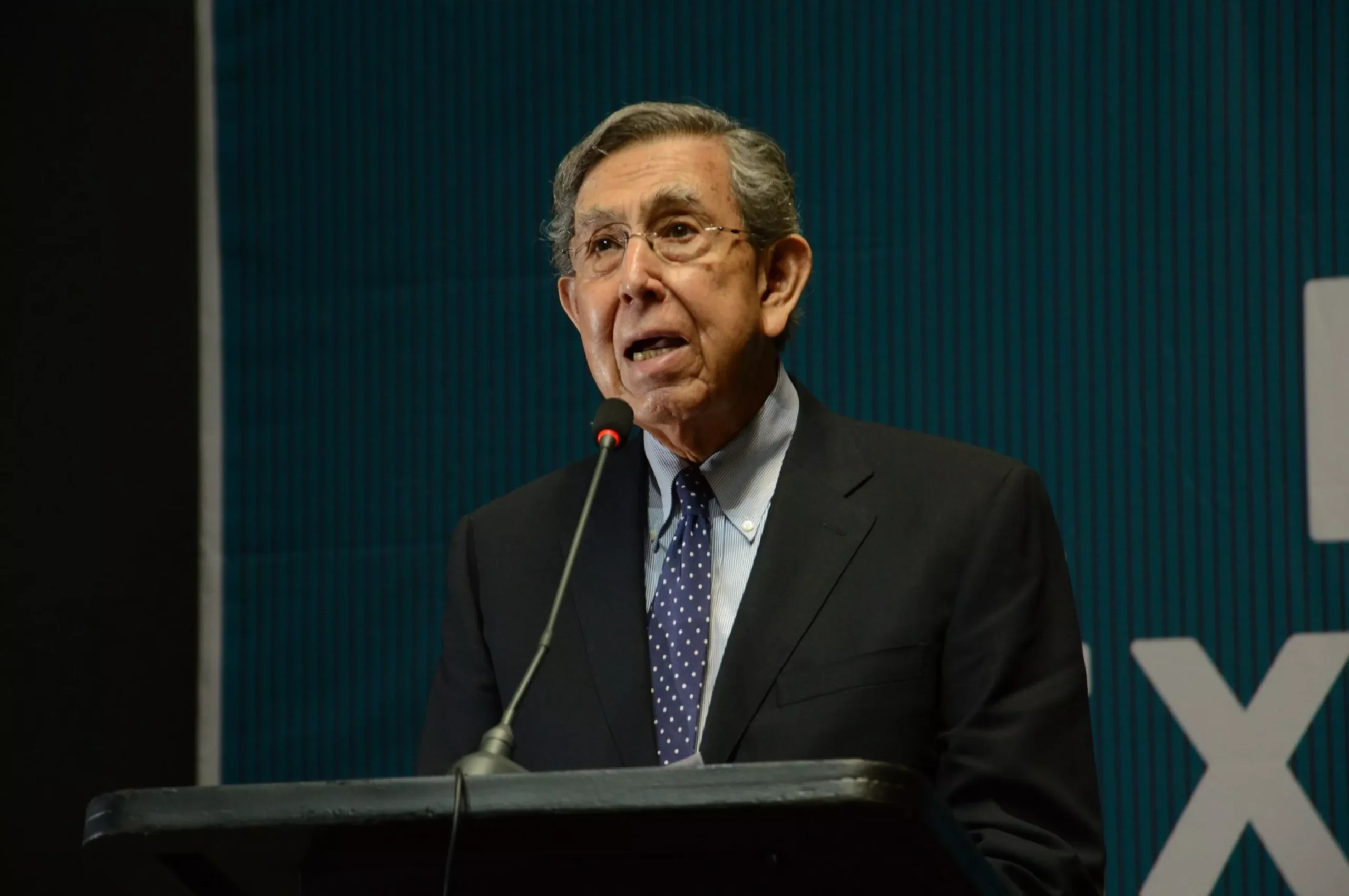 Cuauhtémoc Cárdenas subrayó que las elecciones mexicanas siguen permeadas por el “dinero sucio” y urgió una reforma electoral inclusiva. Foto: Galo Cañas.