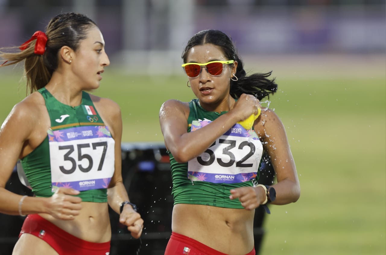 ¡Histórico para México! Karla Serrano y Valeria Flores hicieron el 1-2 en los 20 km.