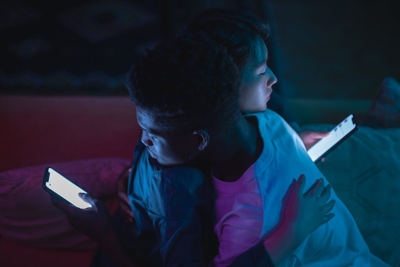 Alertan sobre posibles psicosis y delirios por uso excesivo de chatbots