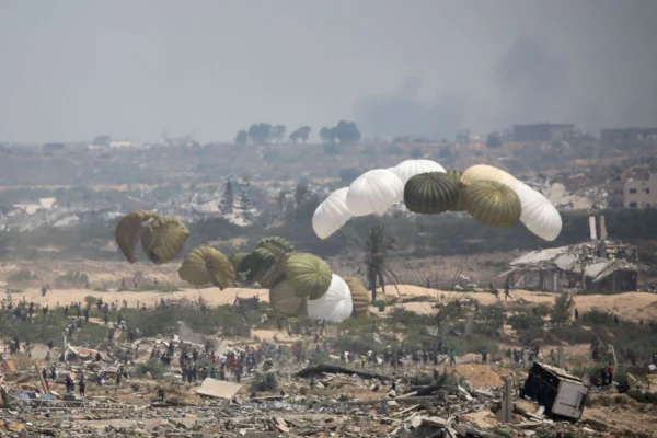 Hamas aceptó una propuesta de mediadores para un cese al fuego con Israel en Gaza, que contempla la liberación de los rehenes aún cautivos en dos fases. Foto: AFP.