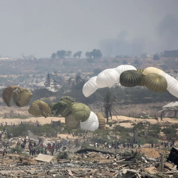 Hamas aceptó una propuesta de mediadores para un cese al fuego con Israel en Gaza, que contempla la liberación de los rehenes aún cautivos en dos fases. Foto: AFP.