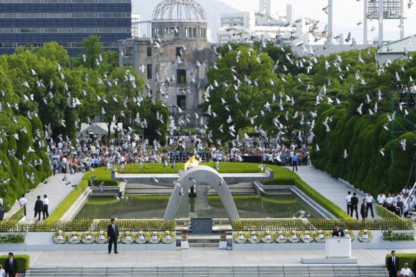 Hiroshima conmemora 80 años del ataque atómico con un llamado global al desarme nuclear. Foto: REUTERS.