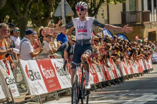 Isaac del Toro vuelve a destacar en Europa