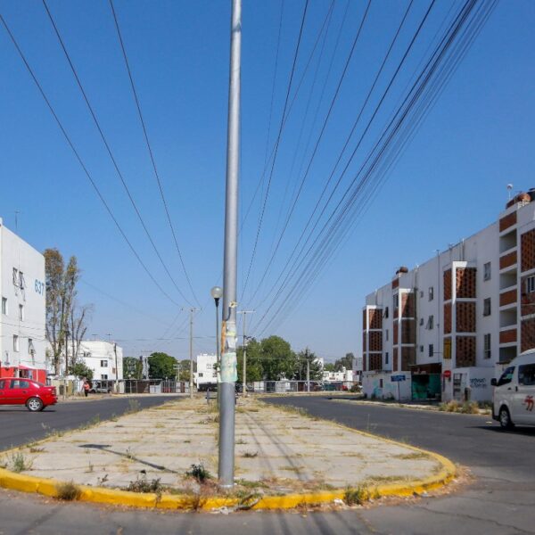 En La Margarita, vecinos aseguran que el Infonavit ya no tiene relación con los terrenos .