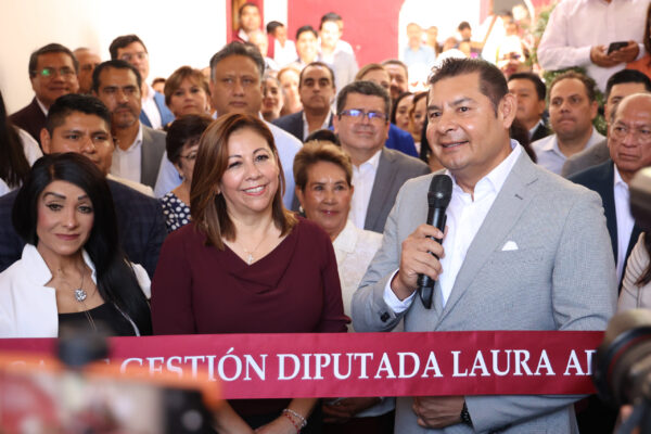 La apertura de la nueva casa de gestión de Laura Artemisa García en Puebla capital.