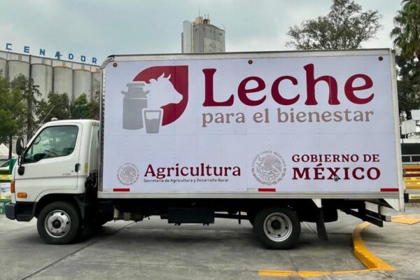 Se instalaría en Puebla una planta de Leche Bienestar y dos Centros de Acopio para apoyar a los pequeños productores de la región.