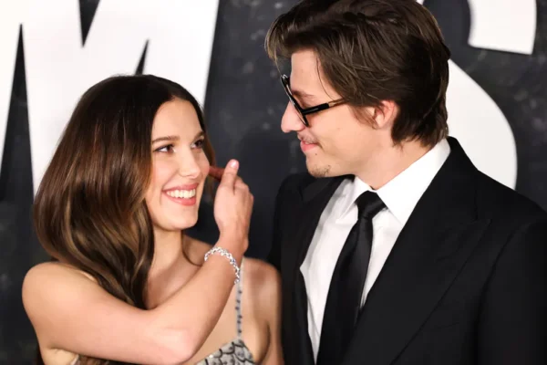 Millie Bobby Brown y su esposo Jake Bongiovi dieron la bienvenida a su primera hija mediante adopción. Foto: FOX News.