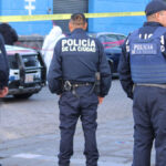 En el centro histórico de Puebla, un hombre fue hallado sin vida dentro de un tambo cerca del Mercado 5 de Mayo, siendo este el tercer cadáver localizado en la zona en menos de una semana, lo que eleva la alerta por violencia en la capital poblana. Foto: Agencia Enfoque.