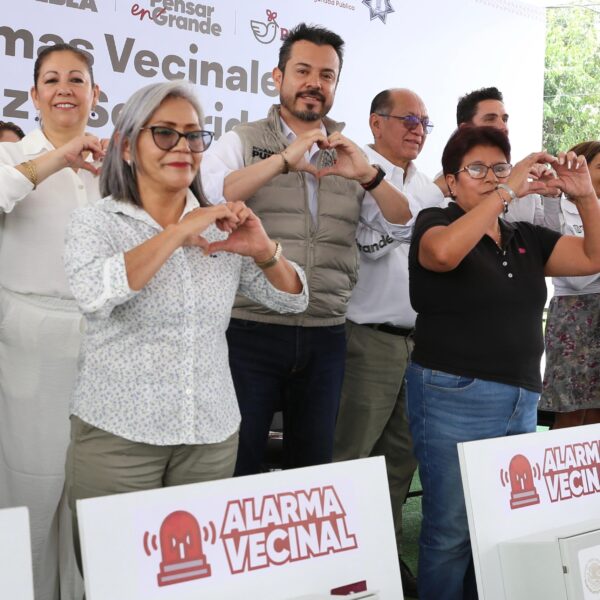 En Puebla, mujeres encabezan la seguridad vecinal mediante comités liderados por alarmas conectadas al C5.