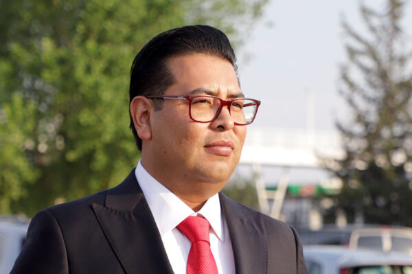 El senador Néstor Camarillo Medina confirmó su salida del PRI