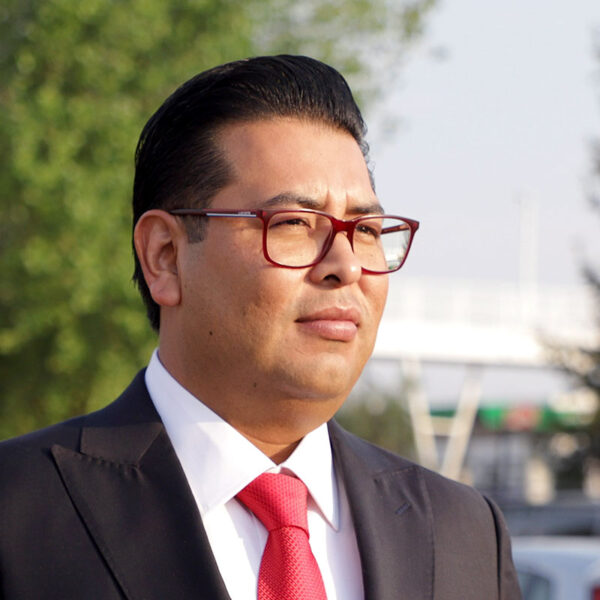 El senador Néstor Camarillo Medina confirmó su salida del PRI