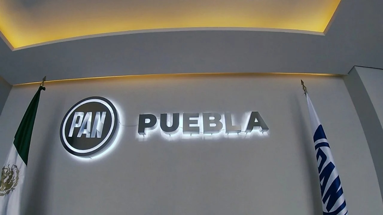 Con el registro de 'Manolo Herrera' y 'Lupita Leal' inició la contienda interna por la dirigencia municipal del PAN en Puebla capital, rumbo a la elección del 7 de septiembre. Foto: Reto Diario.