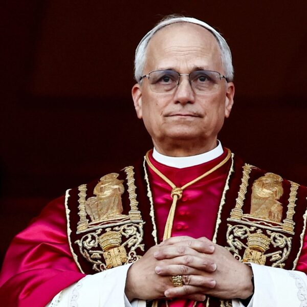 El Papa León XIV hizo un llamado a la oración por la paz y expresó su cercanía a las poblaciones afectadas por los conflictos en Cabo Delgado, Mozambique, y Ucrania, destacando la necesidad de solidaridad y diálogo para superar la violencia. Foto: REUTERS.