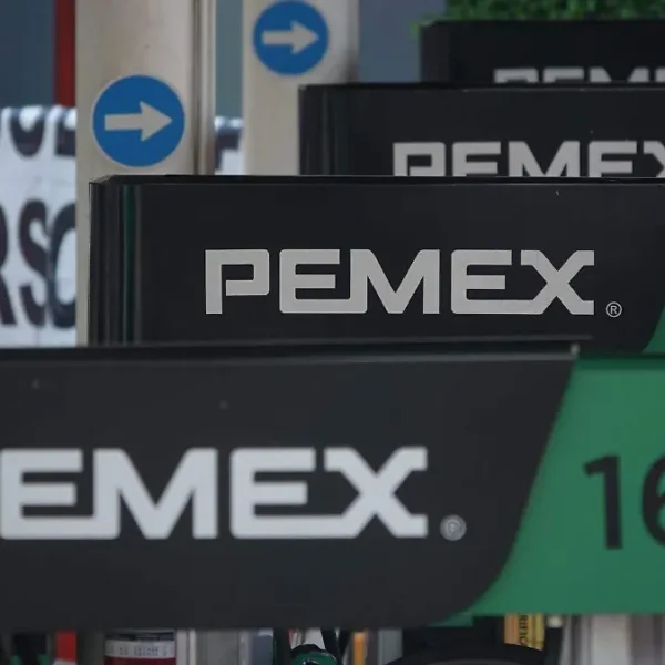 Moody’s coloca a Pemex en revisión al alza tras plan financiero del gobierno. Foto: Cuartoscuro.