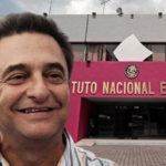 El INE cerró la investigación sobre los videos de 2020 que mostraban a Pío López Obrador recibiendo dinero, concluyendo que no existen pruebas que acrediten irregularidades ni uso partidista de los recursos. Imagen: Reto Diario,
