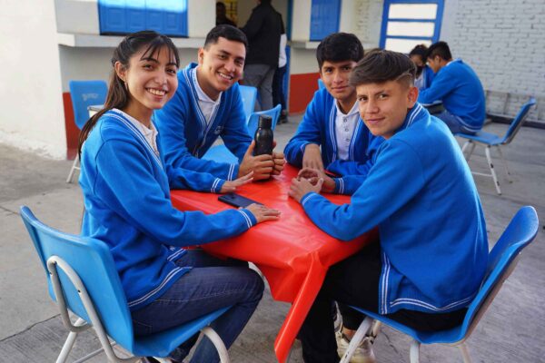 Fallas en el sistema de certificados digitales en Puebla han retrasado la entrega a egresados de preparatoria.