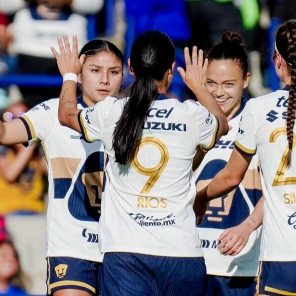 Pumas mantiene el invicto y se impone con autoridad a Cruz Azul en la Liga MX Femenil. Foto: Pumas.MX