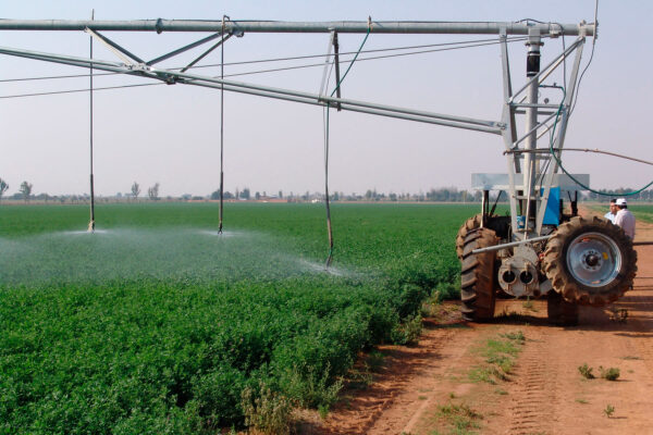 El gobierno federal lanzó el Programa Nacional de Tecnificación de Riego agrícola para recuperar 2,800 millones de metros cúbicos de agua.