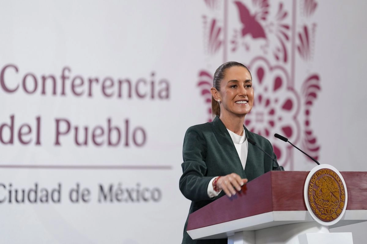 Morena en la Cámara de Diputados propuso que la consulta de ratificación de mandato de Claudia Sheinbaum se realice junto con las elecciones federales de 2027, en lugar de celebrarse meses después, como marca actualmente la Constitución. Foto: Gob MX.