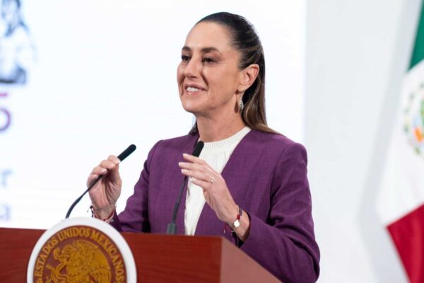 Claudia Sheinbaum garantizó la permanencia y aumento de programas sociales.