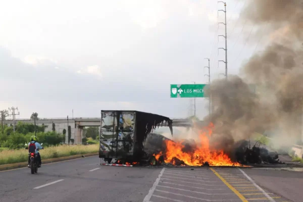 Sinaloa se convirtió en el estado con mayor incremento de violencia en 2025, con un alza del 74.2% respecto al año anterior, según México Evalúa. Foto: REUTERS.