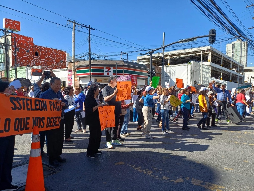 Más de 7,000 jubilados y pensionados del SNTE.
