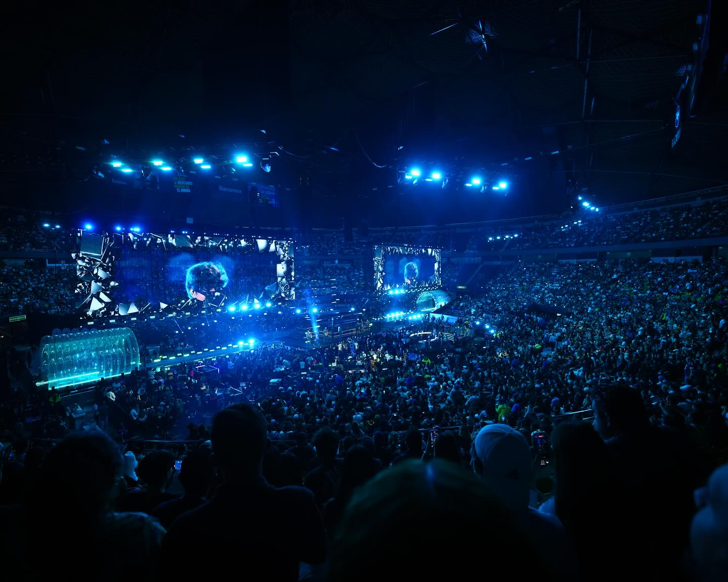 Supernova Strikers 2025 combinó boxeo amateur y entretenimiento en el Palacio de los Deportes.