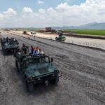 El Tren México-Pachuca mejorará la movilidad con unidades eléctricas capaces de transportar 108,000 pasajeros al día hacia 2027. Foto: Gob MX.