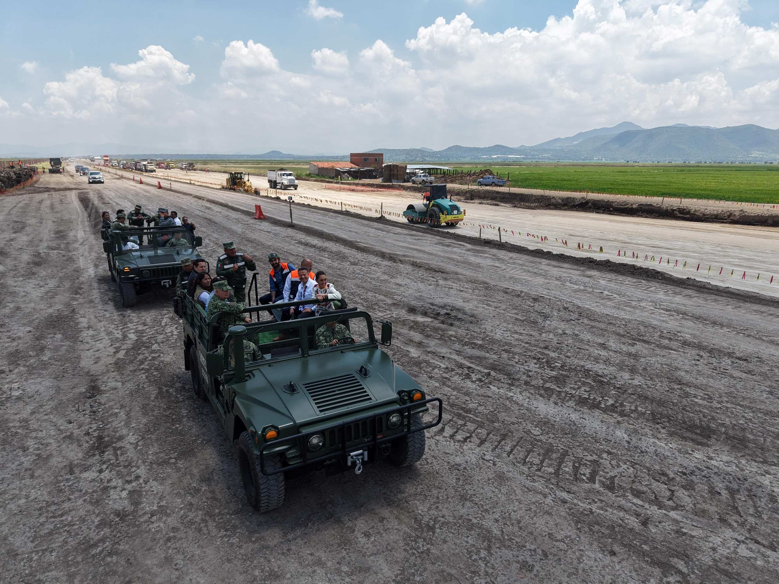 El Tren México-Pachuca mejorará la movilidad con unidades eléctricas capaces de transportar 108,000 pasajeros al día hacia 2027. Foto: Gob MX.