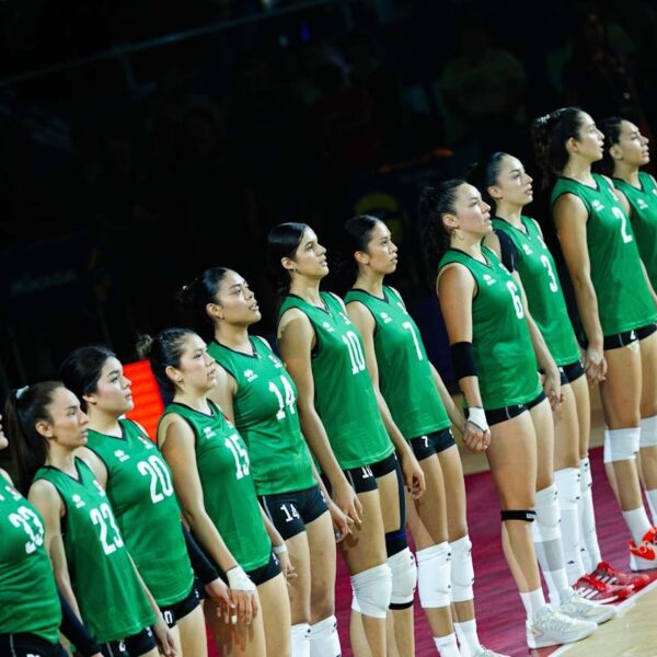 La selección mexicana de voleibol femenil regresó a un Mundial tras siete años de ausencia, pero debutó con derrota 1-3 frente a China en el Grupo F del torneo en Tailandia. Foto: Volleyball World.