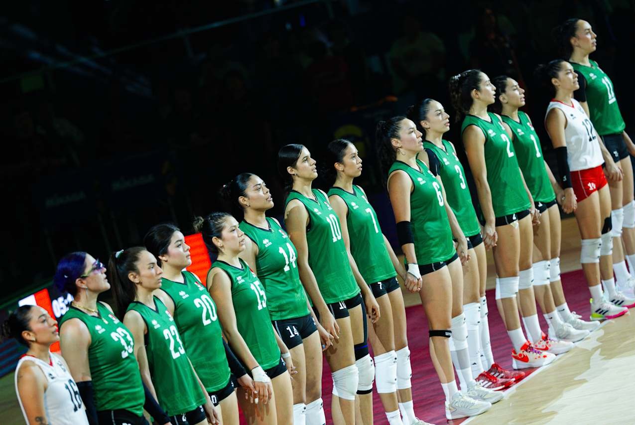 La selección mexicana de voleibol femenil regresó a un Mundial tras siete años de ausencia, pero debutó con derrota 1-3 frente a China en el Grupo F del torneo en Tailandia. Foto: Volleyball World.
