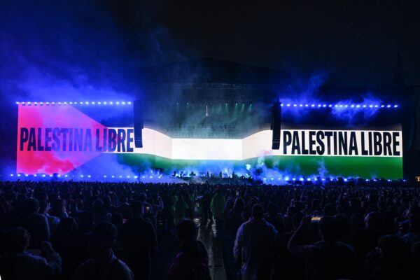 Zoé arranca gira en CDMX con mensaje por Palestina.