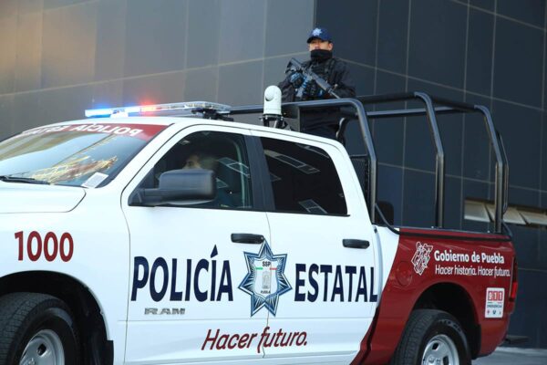 En Puebla, 60 policías estatales están bajo investigación por presuntos actos ilegales; los expedientes fueron heredados de la administración anterior. Foto: La Jornada de Oriente.