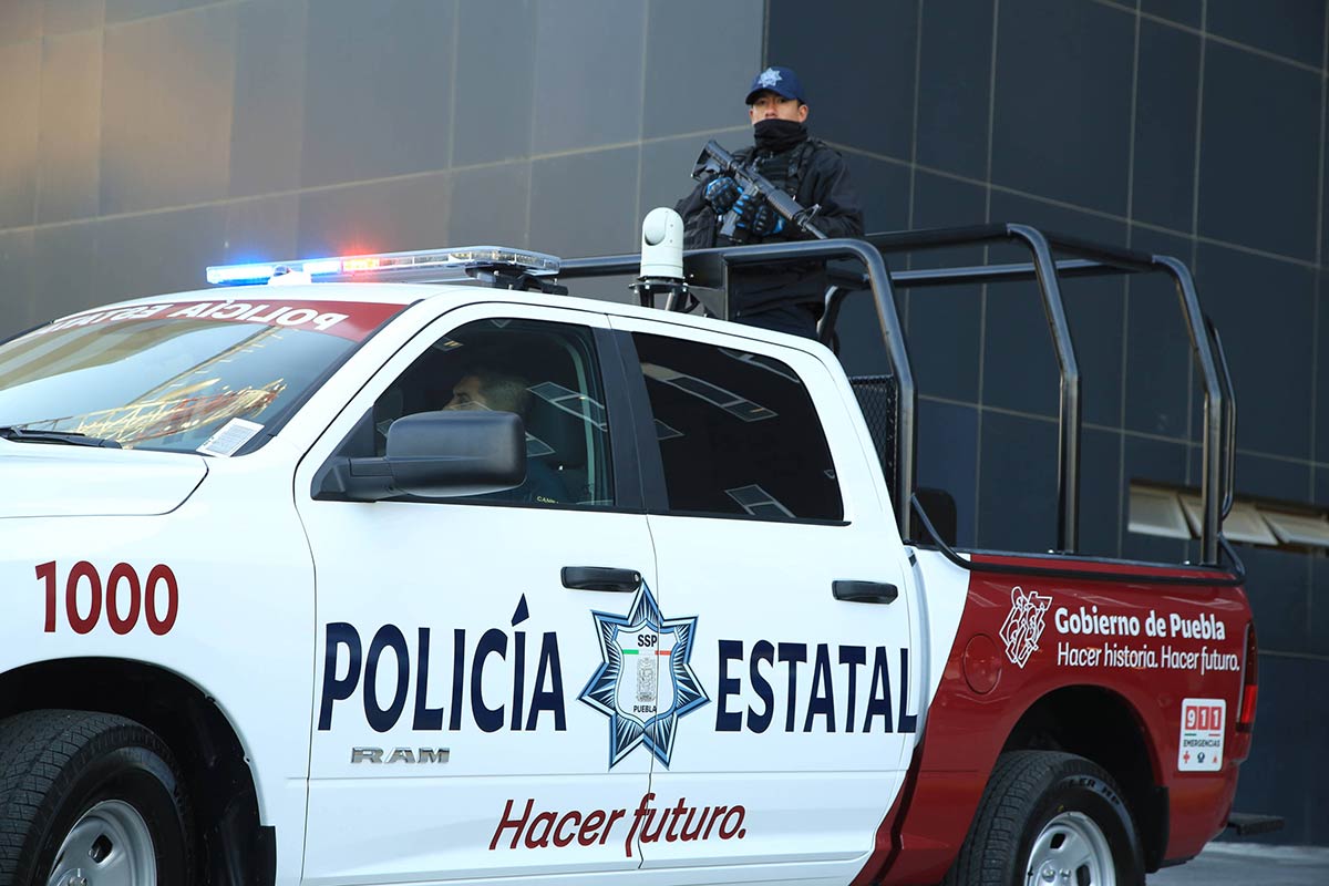 En Puebla, 60 policías estatales están bajo investigación por presuntos actos ilegales; los expedientes fueron heredados de la administración anterior. Foto: La Jornada de Oriente.