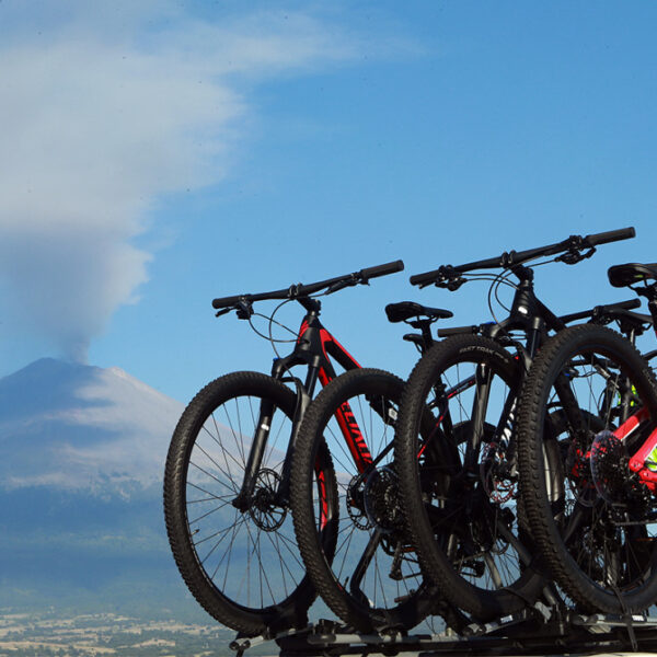 Atlixco vivirá la Popobike 2025 el 25 y 26 de octubre, con rutas de 35 y 65 km que recorrerán bosques, cascadas y paisajes del Popocatépetl, en combinación con el Festival Valle de Catrinas. Foto: Gobierno MX.