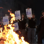 Argentina investiga el feminicidio de tres jóvenes que fue transmitido en vivo por Instagram. Hay 12 detenidos y señalamientos de que el crimen estuvo ligado al narcotráfico. Foto: EFE.